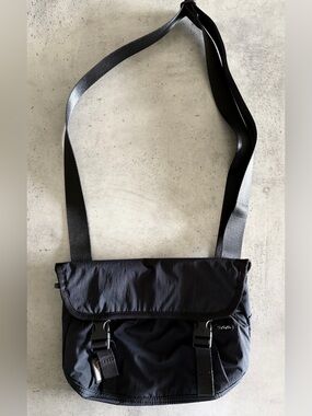 Bellroy Cinch Mini Messenger bag